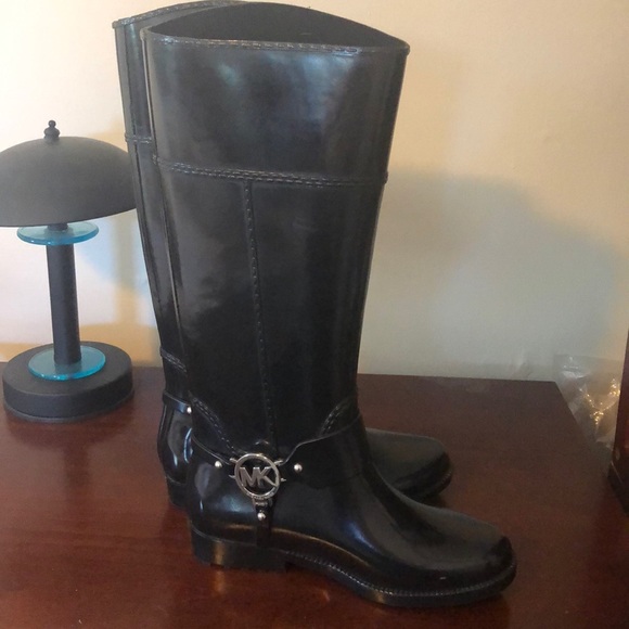 Michael Kors rain boot size 6 - Picture 3 of 5